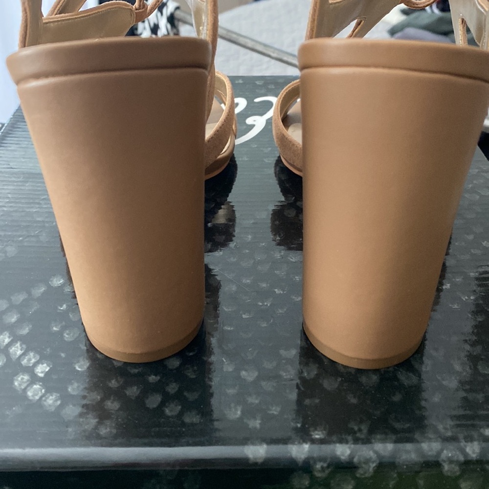 Sandals - Picture 3 of 6